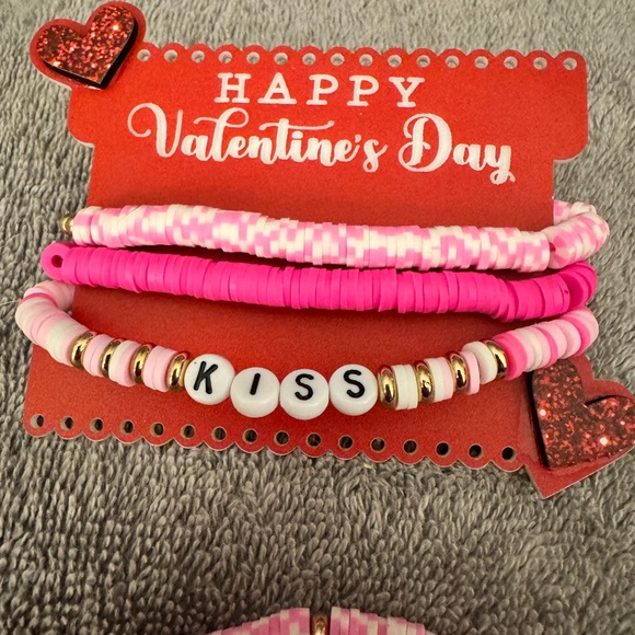 Set of 2 Handmade engraved acrylic Valentines with Bracelets - Picture 2 of 3